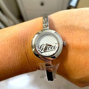 BRAND NEW Gucci watch. Never worn in box